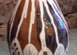 Keramika dospělí Praha - burelová keramická hlína zdobená engobou